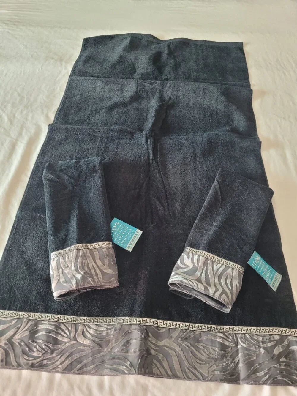 Beautiful Decorative Towels...New with tags...1 Towel and 2 hand towels